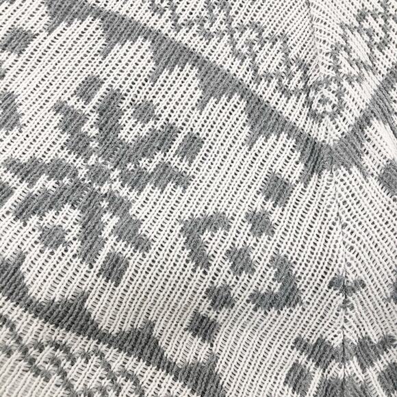 P.J. Salvage Gray Fair Isle Reversible Knit Poncho S/M Asymmetrical‎ Hemline NEW - Picture 4 of 7